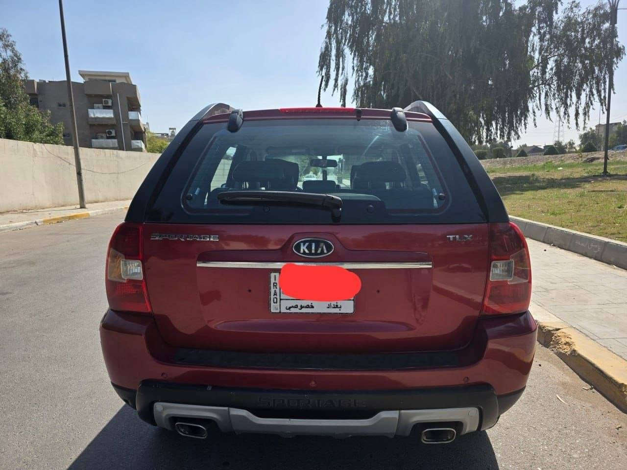 سبورتاج 2010 للبيع TLX أعلى فئة 
اللون أحمر و الداخل جلد اسود ، محرك دوش 2000 سي سي 4 سلندر ، كير و مكينة بلادية ، بيها فقط البنيد مرشوش بدون حادث و صبغ قليل فوق غطاء البنزين و باقي البدي صبغها البلادي ، تدفئة بالكشنات ، تحكم بالستيرن ، تدفئة و تبريد شغال بشكل ممتاز ، ماشية 183 الف حقيقي ، اللوحات رقم بغداد ، و السنوية بأسمي تحويل مباشر ثاني يوم ، سعر السيارة ( 105 ) و بيها مجال للشراي 

للاستفسار: الاتصال على الرقم ( *********** ) بيه واتساب
