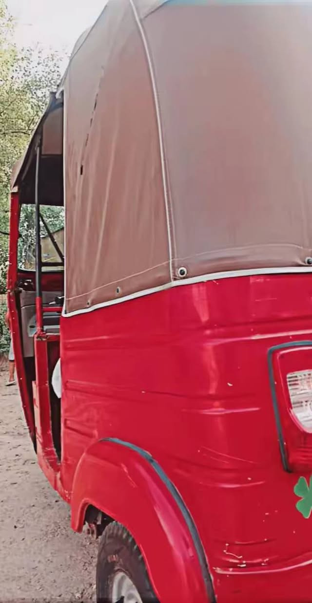 سلام عليكم تكاتك البيع موديل 2017تكتك خير من الله محرك لاتنقيص وله تبخر تكتك رقم وسنويه رقم نكليزي مكان شعب حيور ***********
