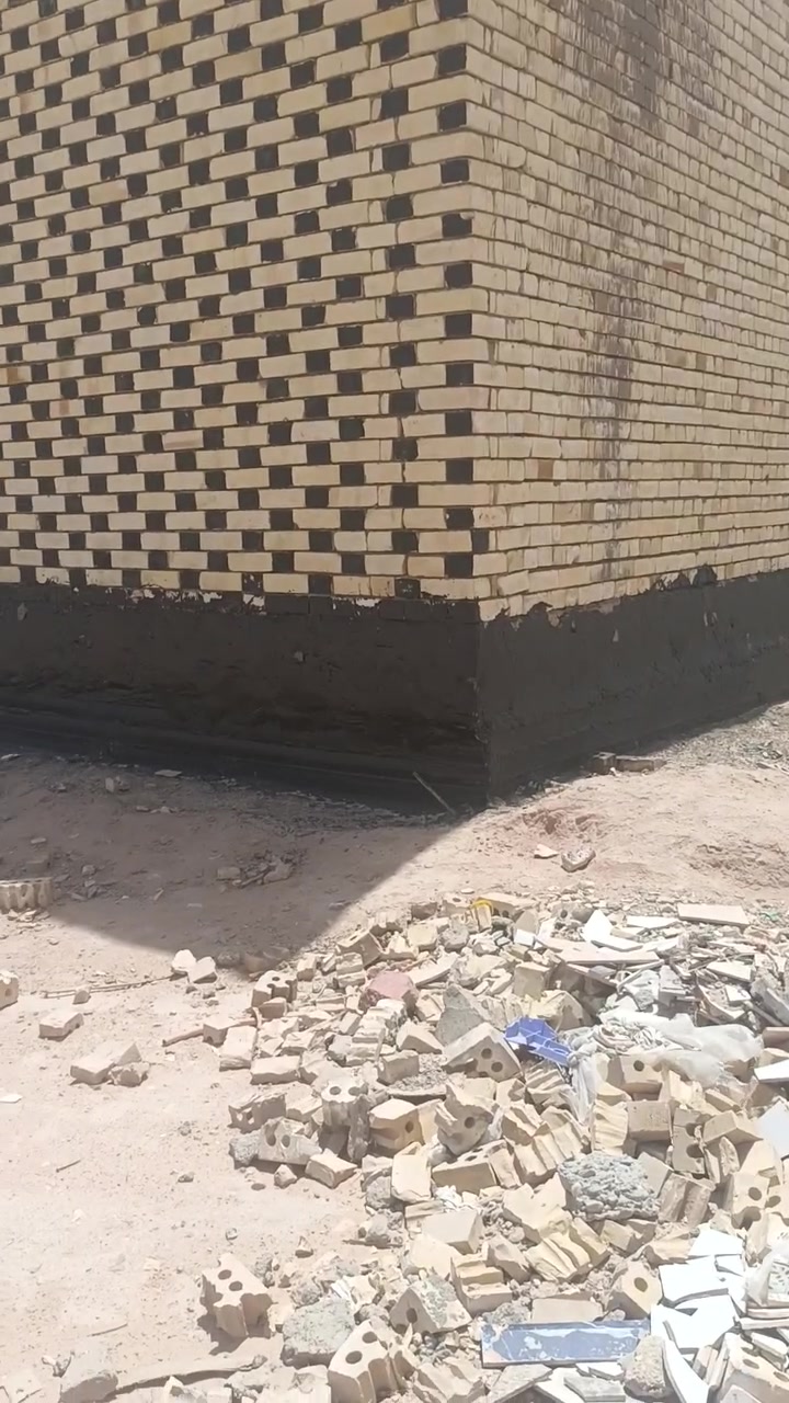 يالله بيت مساحه 100م بناء درجه وآلى طابوق نهروان صب كونكريت  بيت كامل نقص بس بيبان قرب موال حكايه ثاني بيت بيت عن شارع قنبر يبعد عن شارع 20 متر سعر 78 معه المجال رقم الهاتف ***********
