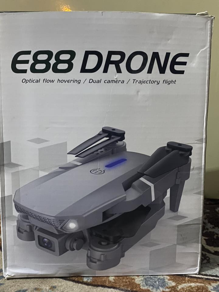 السلام عليكم ورحمة الله وبركاته يتوفر طيارات درون الوحده على ١٧الف ويوجد توصيل داخل الناصرية فقط والاتصال على الرقم ***********
