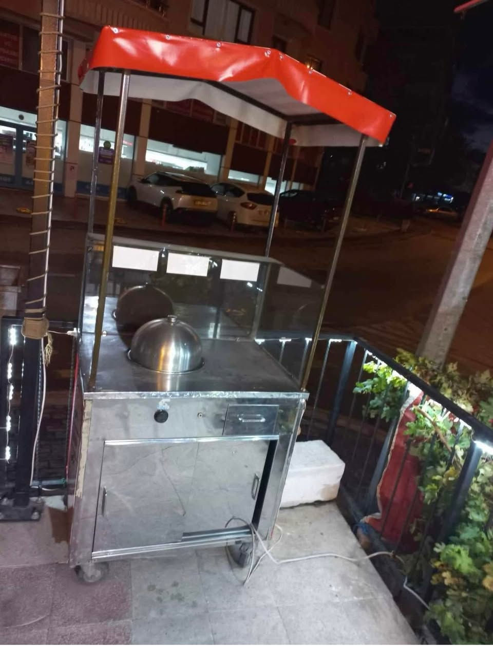 عربانة ذرة كهربائية صناعة تركية خزان حجم كبير مع صفايات للاستفسار الاتصال ***********
