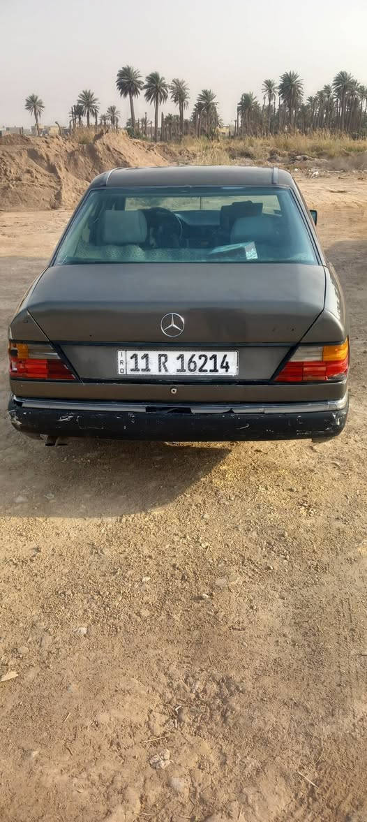 السلام عليكم رمضان كريم مارسدس دب موديل ٨٦ رقم انكليزي بسمي هزه جديده سنويه جديده سياره مقبوله كهربائيات كامله غرفتها نظيفه ويل كب تخم ٥ تخم تاير سياره جاهزه كير ومكينه خير من الله السعر ٣٨ وبيها مجال للطيبين مكان السياره واسط كوت الاحرار اتصل وبيك خير ودلل ***********
