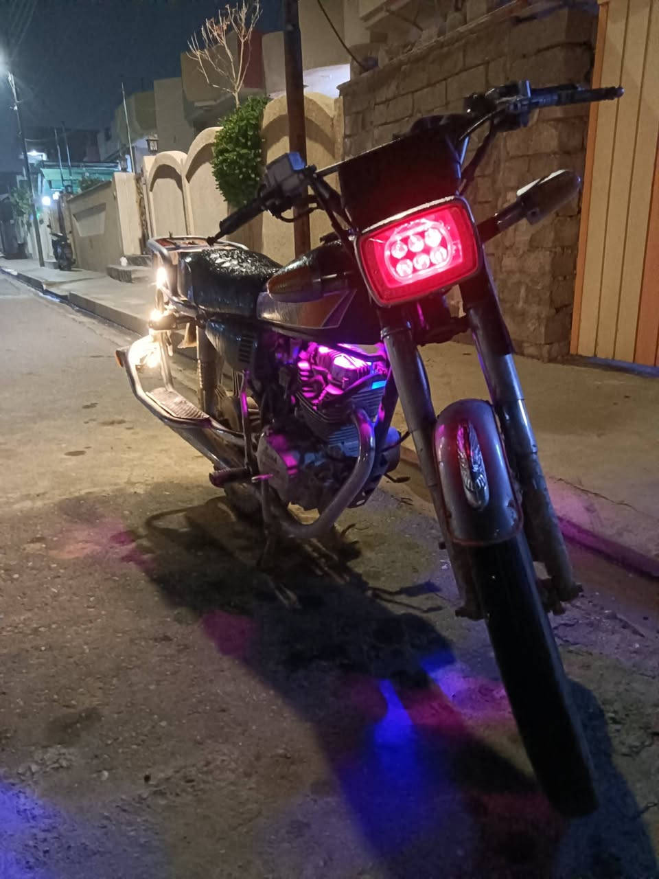 مطور لبيع السعر 300 وبيها مجال ***********-***********
