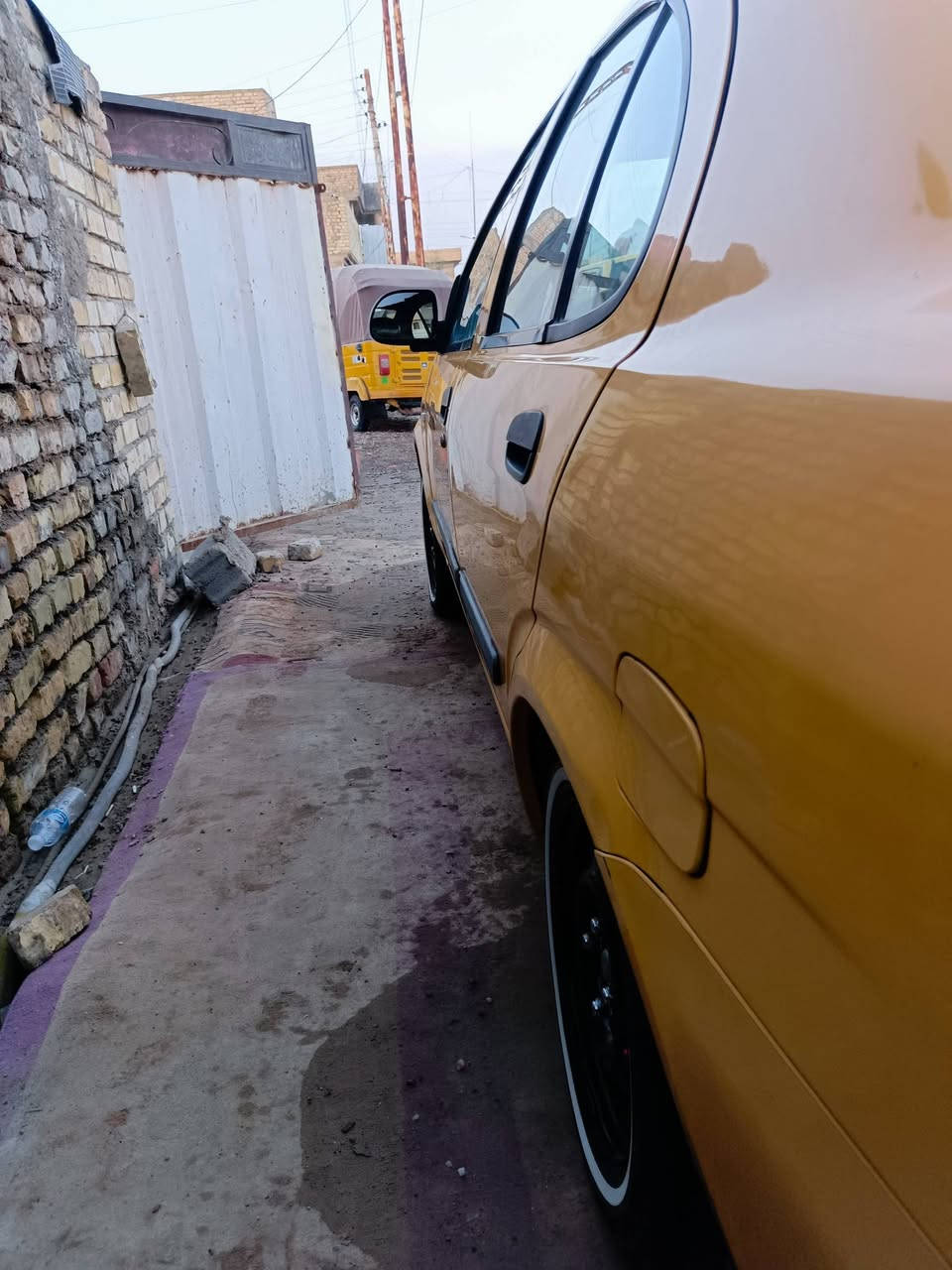 سلام عليكم طيبة موديل 2016 سيارة نضيفة كير محرك تبريد تدفئة شواصي مكفول شاشة لمس منضومة زنون  صدر جديد تخم تاير جديد مصفرة هيئة وغرامات سنوية لل، 31 تحويل ثاني يوم سعر 40 وبيها مجال للطيبين مكاني سبع البور ***********
