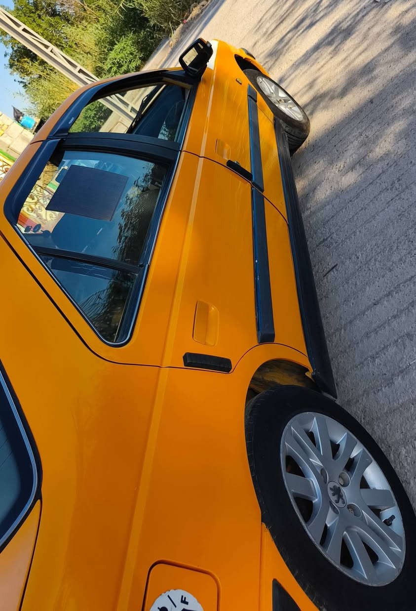 بيجو  بارص 🟧 موديل 2021
مكفولة من الحادث 💎
كامله نضيفه 🚕
منضومه غاز 🚀 
تبريد جاهز 🌬
محجوزه للمصرف بعد شكم شهر تصير حره
العنوان السيارة واسط كوت سعر $ 68 ورقه
***********
