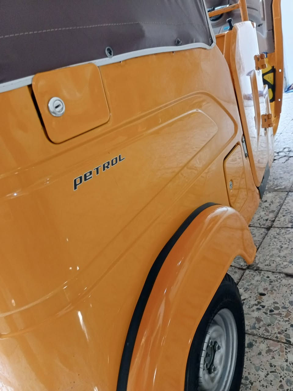 السلام عليكم تكتك موديل ٢١ شهر ١١ بسمي تحويل ثاني يوم كفاله عامه دوس معمره خارجيات فقط الباقي مكفوال تراي مال زيرور مكاني بغداد الحسينيه مال الراشديه ***********
