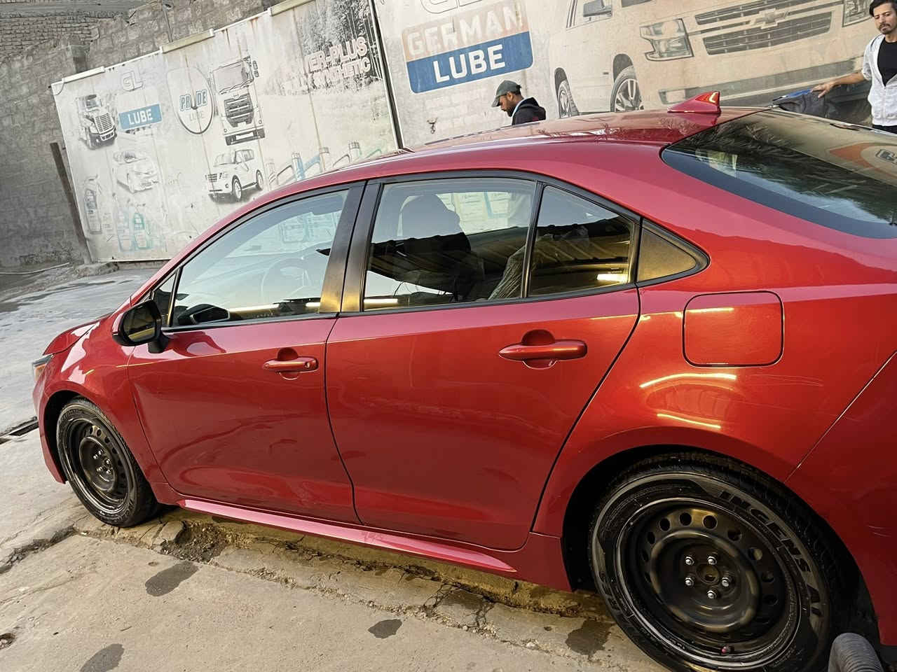 السلام عليكم كورلا 2021 رقم أربيل تحويل ثاني يوم بأسمي حادثها باب السايق و باب وره السايق امبدلات تبريد  و تدفئه و فول كير و مكينه فول لا تنقيص و لا نضوح ماشيه 49 الف سايد بريك بصمه جام اوتو طكه وحده رادار تثبيت سرعه رادار تحديد مسار مكاني بغداد المشتل ***********
