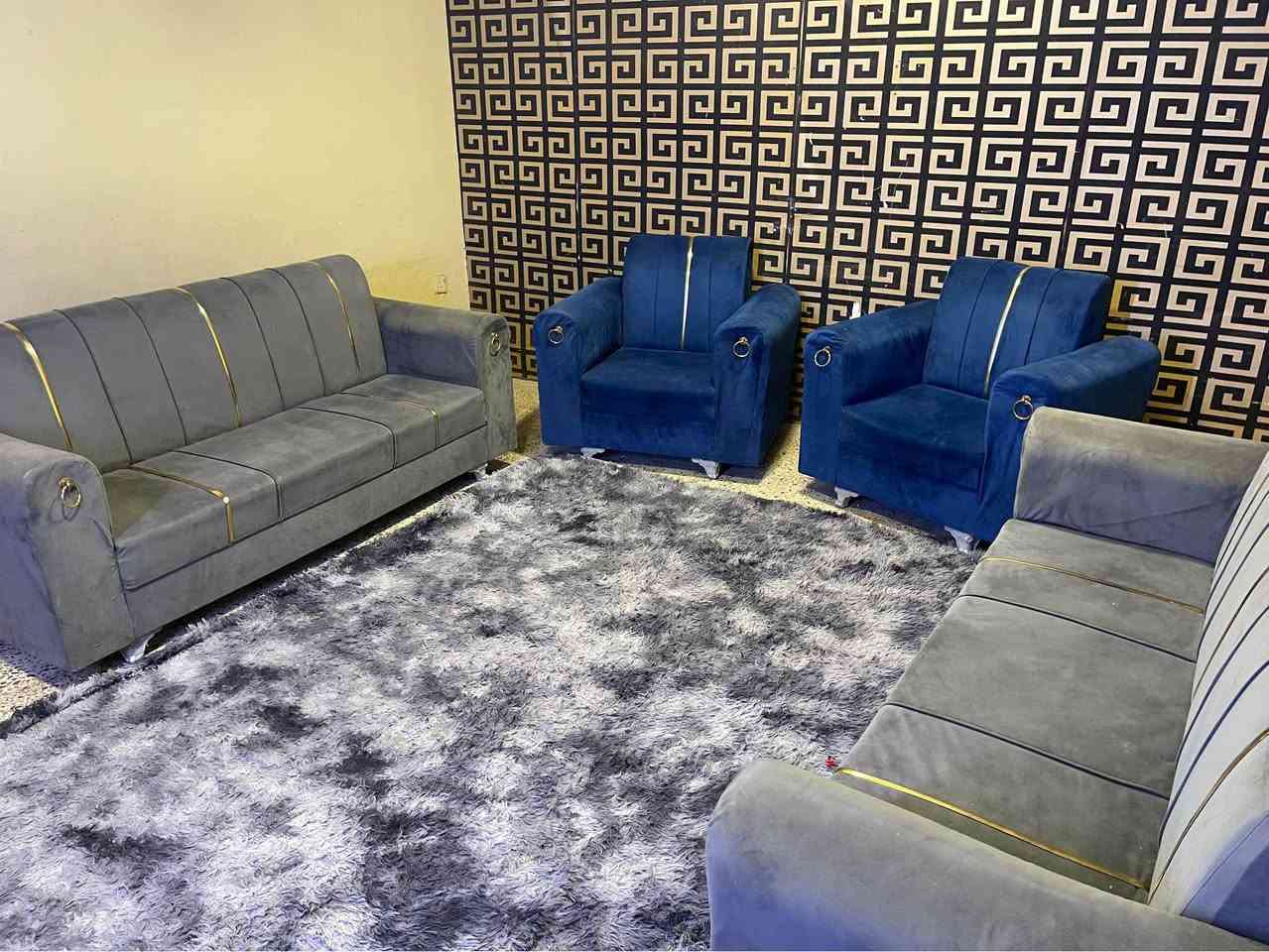 تخم 8 مقاعد ستعمال قليل اخو الجديد ب175 
*********** بغداد, العراق
