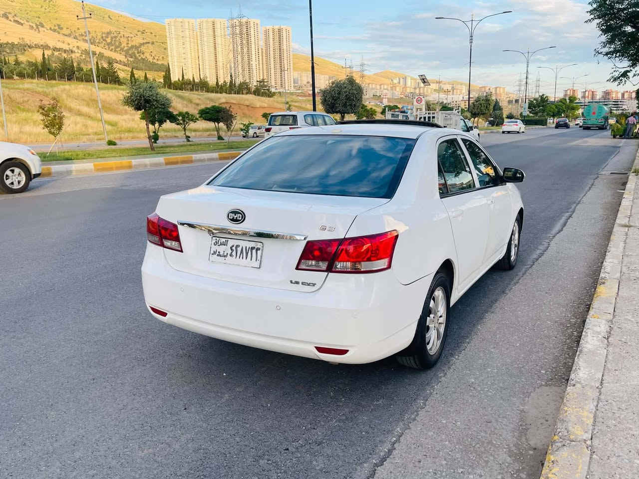 بیوایدی مۆدێل ٢٠١٣  
مواسەفاتی تەبرید - سڵاید - کوشن جڵد-Abs
بەسمە شەغال -سوکان ڤۆلیۆم -ئاوێنە کارەبا-
حاسە-گێڕ عادی و تۆماتیکە - قوفڵ مەرکەزی 
گێڕ و مەکینە مەزبوت بیلاد
سعر ٤٠ گەڵاو کەمێک معامەلە
سەنەوی عەسڵی لەگەڵە بێ موشکیلە
***********
