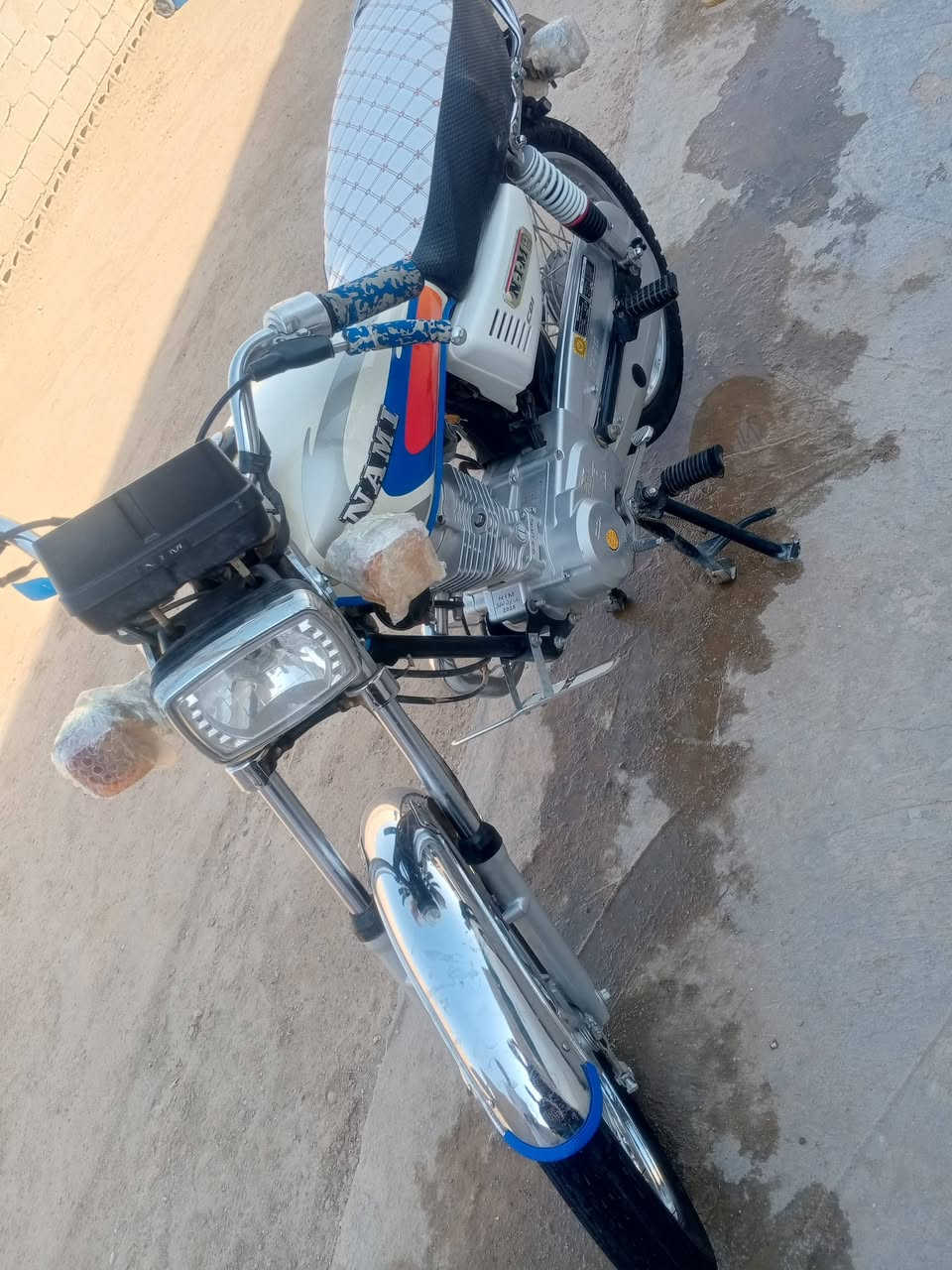 سلام عليكم دراجه نامه للبيع موديل 25 أوراق سكنر محرك ما مفتوح كهربائيات شغاله مكفوله كفالة مكان #الشطره طريق العمار وهاذه رقمي *********** السعر ب 700 وبيه مجال
