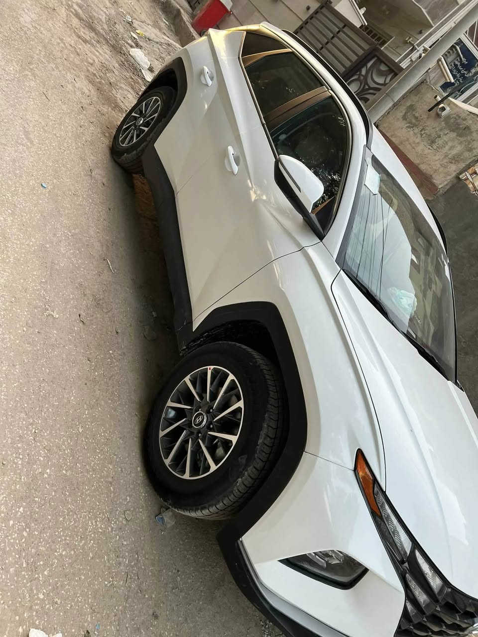 السلام عليكم هونداي توسان موديل 2023 ماشيه 53 الف حادث كما موضح بلصوره جاملغ مبدل وباب صبغ بدون ارباك 
سورنارها بلمنشور
المواصفات
بصمه + تشغيل عن بعد
كشنات جلد ابيض واسود
رادارات امامي وخلفي وجانبي
تحديد مسار
اطفاء ذاتي 
هاند بريك دكمه 
والمزيد من الاضافات 
مرقم بابل باسمي مكاني بابل بيع فقط 
للاستفسار 
***********
