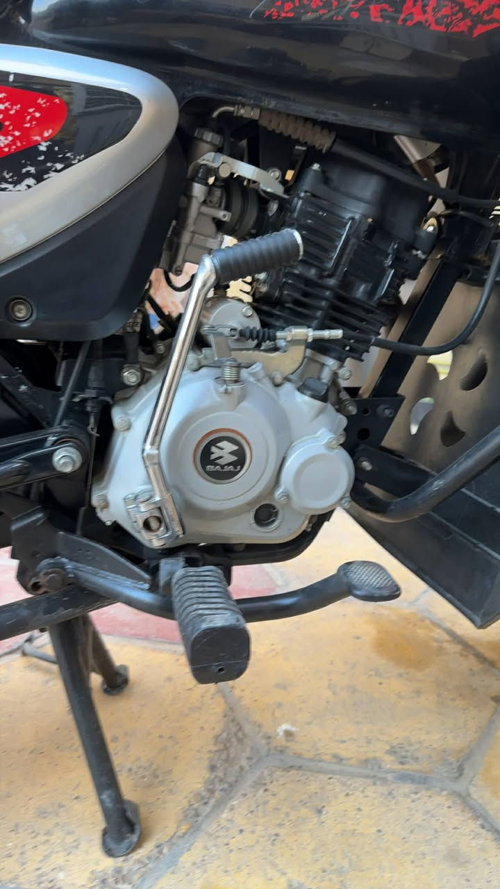 السلام عليكم للبيع بوكسر جبلي هندي مديل 22 اوراق كاملة أصولية7 من كمرك قرص واجة وصولات وما اطلع بيهه هواي
لان مو قوي بالسياقة والنظافة كدامك البراغي شخط ماعليهن والمكينة ماراح تسمع صوتة بدون نقص الله يرزق الي ياخذه اكرر الدراجة مال بيت بعد اكيد تعرفون من تريد ترقم اوراق كله اصولي وكلشي مدفوع دهن فاتر ماعرف شنو اليوم بدلتهن الاسم اموزيل حته الولد ابو الحمل كلي هاذه دهن جديد الفتلر مابي شي هاي دائما هيج ولان محتاج وضرف رايد ابيعة
#السعر رايدهه 2,000,000 مجال للشراي والطيبين 
العنوان بغداد البياع الشرطة الخامسة للاتصال*********** واتساب هم متوفر
