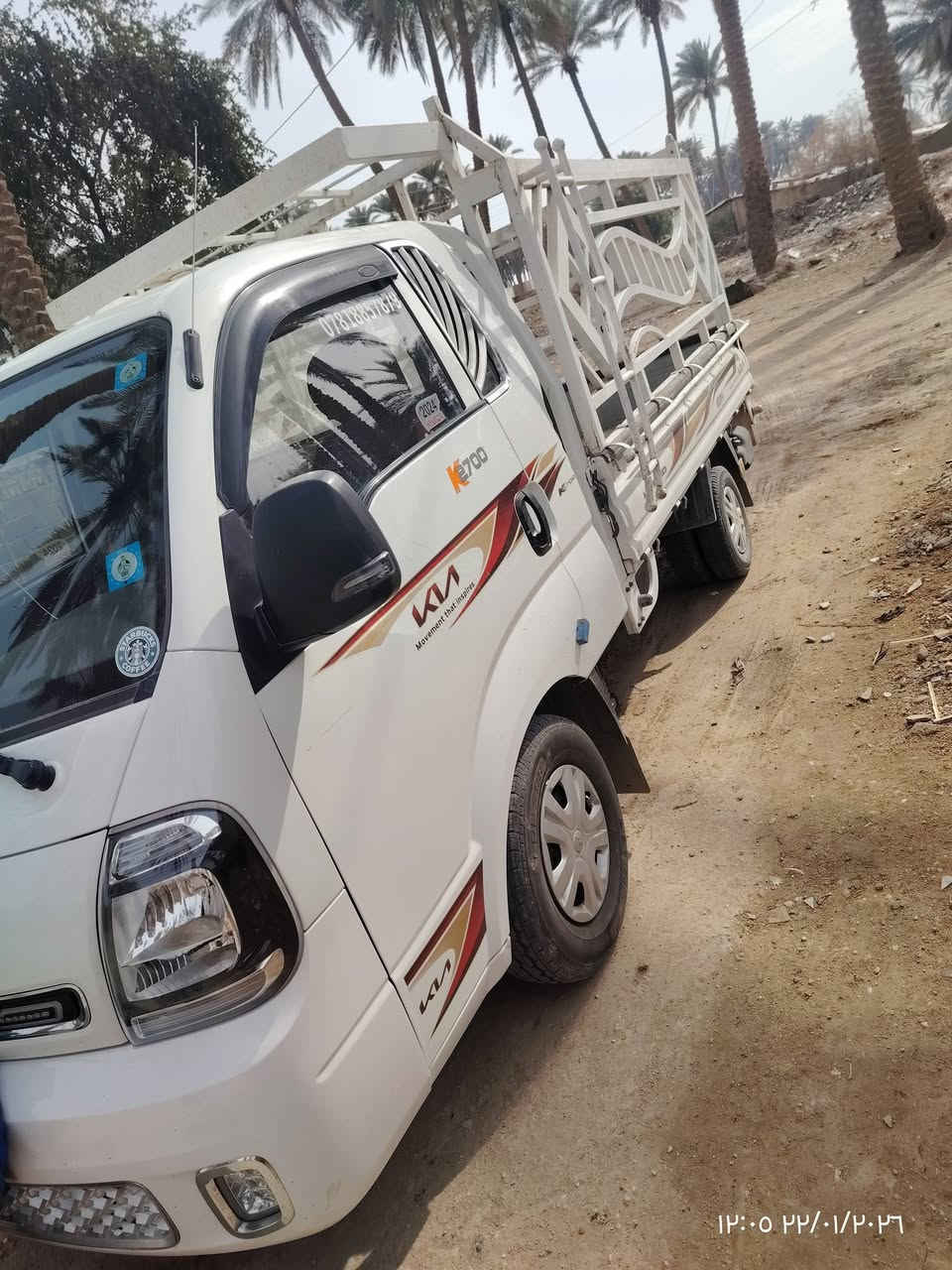 السلام عليكم سياره موديل 2024 ماشي 40  بيه صبغات شويه سعر 165   بيه مجال  ***********
