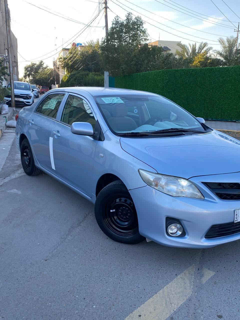 السلام عليكم
 
كورلا خليجي 2012
محرك بلادي ما مفتوح ولا تبخير ولا تنقيص ولا خشونه 
كير بلادي بدون اي مشاكل
تبريد ثلج تدفئة شغاله 
صدر امامي خلفي جديد 
تخم تاير جديد 
كهربائيات بلاديه وكلهه شغاله 
غرفة جديده شاشة وكامرة دواره كشنات مخمل ارضيه مغلفه جلد 
بيهه 3 قطع صبغ بدون دواخل نهائياً لغود شواصي مكفولات 
القماره جان بيهه لزك باقي خيال بسيط وبيهه 3 حالوبات تقريباً متبين
سونار مرفق 
سياره جديدة على ادينه ومتعوب عليها بدون اي نواقص 😍✅

رقم اربيل الجديد نكليزي   وهزة جديده وسنويه لل 2030 بأسمنه تحويل مباشر 

وبالعافيه علي الي تكون من نصيبه 😍😍✅✅

رقم صاحب السياره 
*********** 

مكاني بغداد 
المشتل نهاية المعلمين 

تابع الصفحه بيه سيارات تخدمكم ✅✅

.
