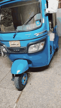 سلام عليكم تكتك تي افي اس موديل ٢٢ شهر ٧ نضيفه خير من الله محرك مكفول كفاله عامه فقط بيها طخه ومعدله عل بارد واضحه بتصوير معاملت ترقيم كامله دافع رسوم مسوي براءت ذمه صاعده هزه فقط بصمه وحده وتستلم سنويه ولوحات السعر 6و250 وبيها مجال حك جيه مكاني بغداد حي لجهاد رقم ***********
