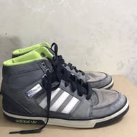 اديداس اصلي • قياس ٤٢ • قفل