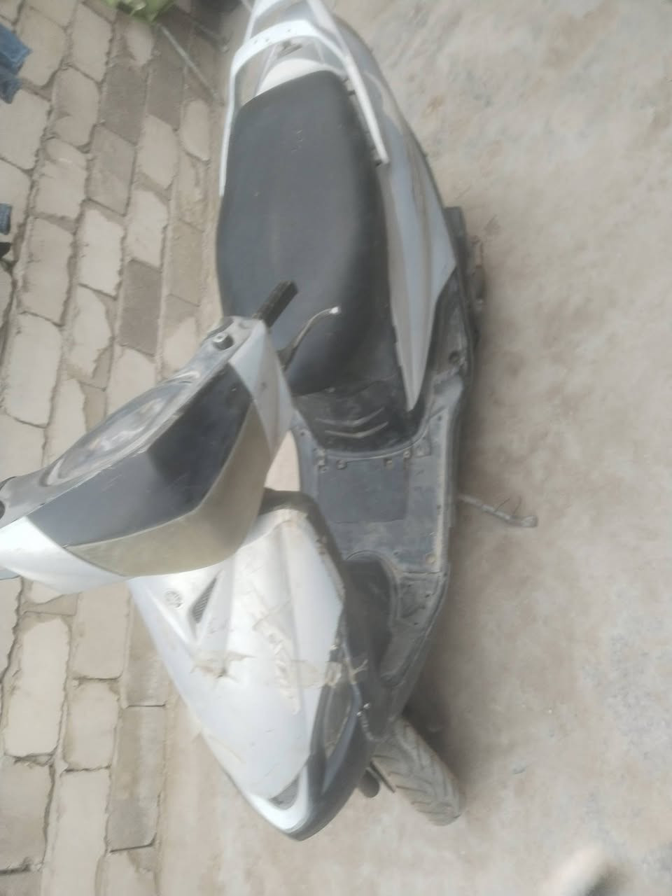 السلام عليكم 
دراجه ماكس 140 
الدراجه  كايمه ومتروكه
السعر 175وبيه مجال 
مكاني بغداد العبيدي
التواصل ***********
