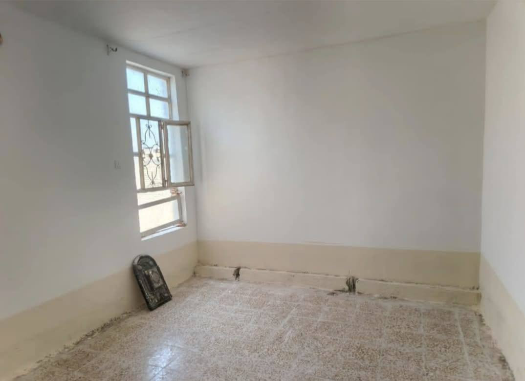 بيت للبيع بنداء 100م قرب المدرسه الورديه طابق ونص كونكريت مسلح طابق ثاني شيلمان سعر 73وبي مجال بسيط
للاستفسار***********
