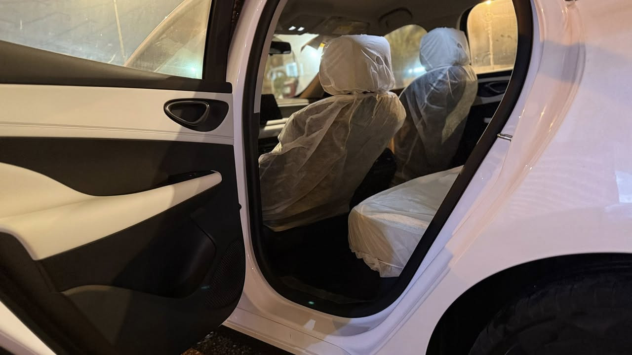 سيل 5Byd مرقم بغداد
بأسمي رقم مميز 
ماشيه الف و200 
السيارة بعدهي بوضع الزيرو 
مكان السيارة نجف 
***********
