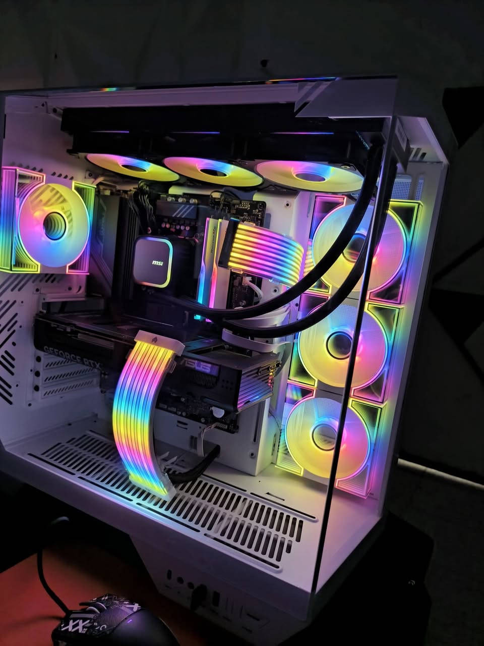 كيس جديد قبل إيام ماخذه
سعر 4 ونص قفل سكني بغداد

ASUS 5080 16 PRIME
G.SKILL DDR5 2*16 32 6000Hz
intel CORE unlocked i7-14700k box
GIGABYTE Z790 DDR5 
FSP1200w Hydro 80 PIUS 
PLATINUM 
MSI CORLIQUID 360 A13
M.2 1T 
CASE dark flash DY470


**إذا كنت صاحب هذا الإعلان وتريد حذفه لأي سبب، رجاءا أرسل رسالة إلى الدعم الفني**