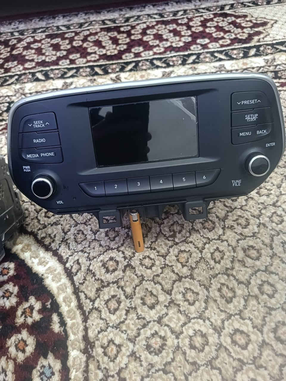 شاشة سورنتو14بلادي وراديو وقرص كورلا وشاشة توكسان 20للبيع 300دولار للكل وبها مجال ***********
