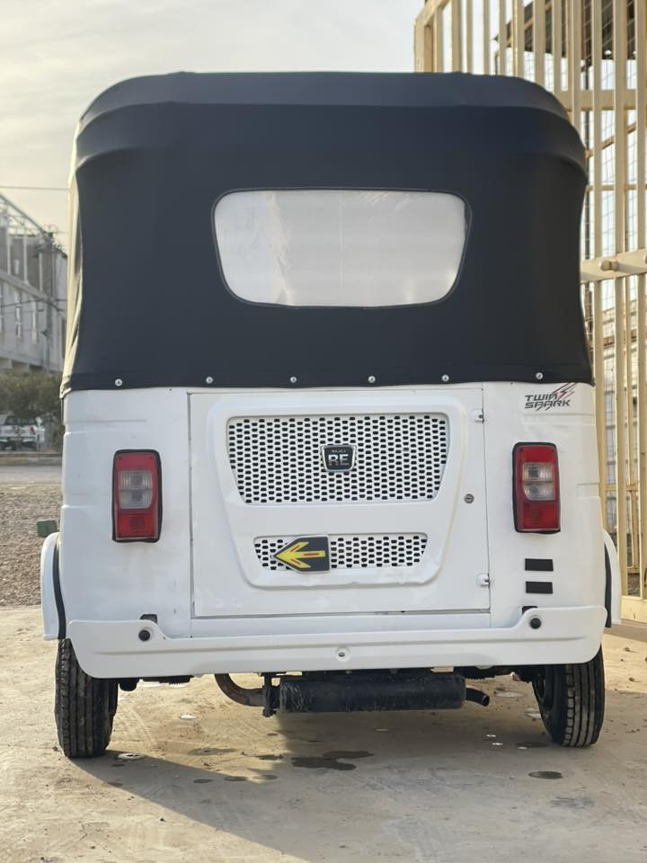 السلام عليكم للبيع موديل 22 اوراق اصولي للترقيم محرك مفتوح بس مكفول تنقيص وتبخير وكرنك مصبوغه عام بيها ضربه بالغد لايسر لاتكلي شبيها مابيها ولاتكلي مكفوله او لا التكتك مصبوغه عام وجاهزه خير من الله السعر 6.800 وبيها مجال بسيط الرقم ***********
