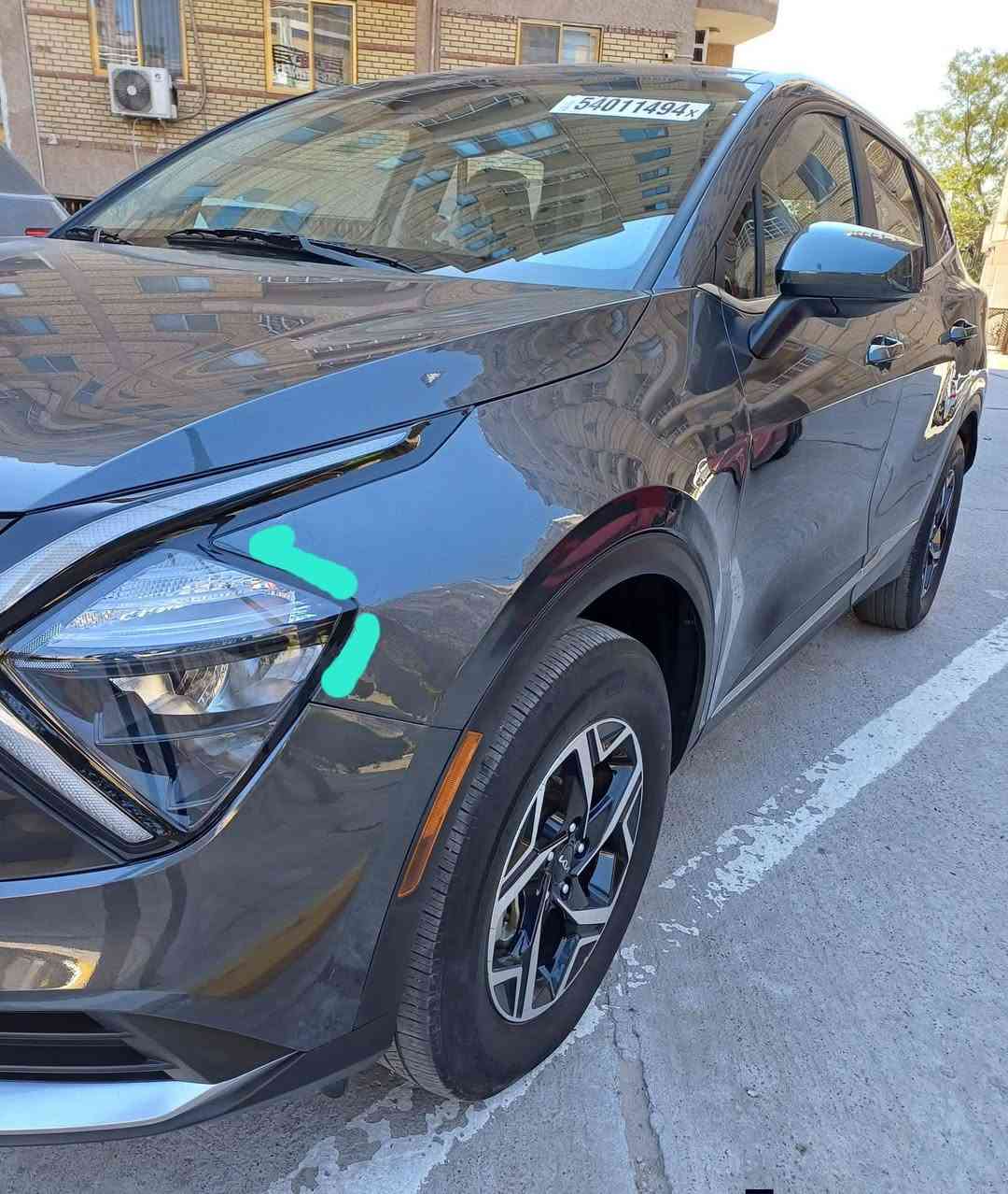 السلام عليكم جميعا..
كيا سبورتج LX موديل 2023 وارد أمريكي ، مكفولة من الصبغ ، فقط تعديل بارد بالجاملغ الأمامي الأيسر والباب الخلفي الأيسر موضح بالصور (( بدووون إيرباك  )) ، محرك 2500 المرغوب ، السيارة كلها ليبل واحد ، ماشية 43  ميل فقط دخول هاي السنة (دخلت ماشية 34 ميل)  ، السيارة بإسمي تحويل مباشر .
المواصفات المعروفة (كشنات تدفئة ٫ رادار مانع تصادم ٫ قيادة ذاتية محافظة على المسار ٫ حساسات ٫ مانع انحدار ٫ 4 وضعيات قيادة ٫ قفل اكسل ٫ سايد بريك بصمة ٫ زنون ٫ بك لايت ليد ... الخ) .  
صور الحادث : 
https://bid.cars/en/lot/1-54011494/2023-KIA-Sportage-KNDPUCAF6P7146993 

السعر/ 20700 وبي مجال بسيط .
مكاني/ بغداد/ حي الجهاد 
للإستفسار/ *********** موجود واتساب .
