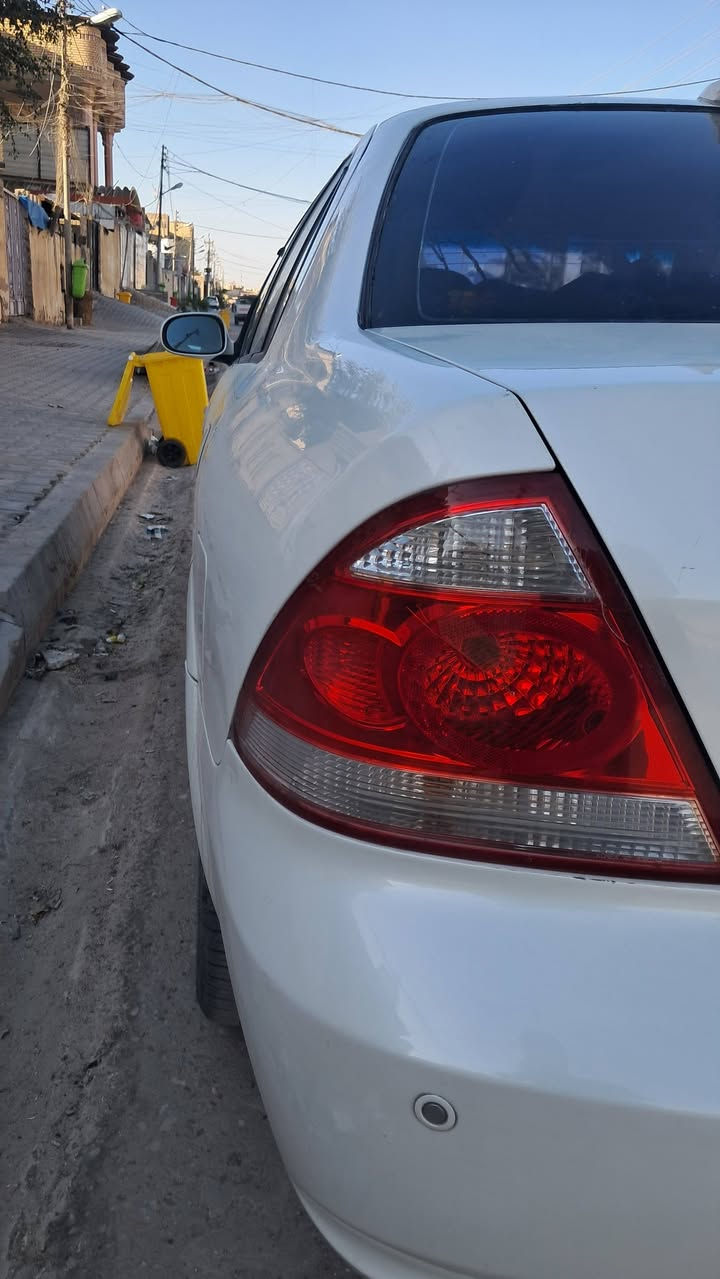 نيسان سني سامسونج صارلها يومين من كملت 
السياره جديده وجاهزه مكينه كير طخم تاير تبريد تدفئه 
بيها رقم بصره شاغر.. العنوان بصره السعر 43 
***********
