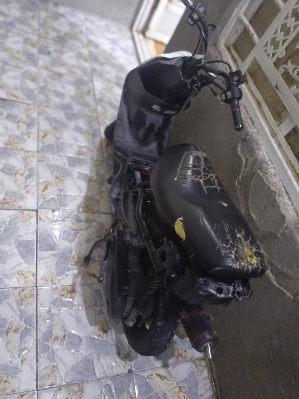 ب 200 قفل
دراجه نضيفه كلش عوزها كفرات بس تشتغل نكره سلف 

مستعجل عليها ما متواجد فيس هاذا رقمي 

‏‪***********‬‏ ما بي واتساب
