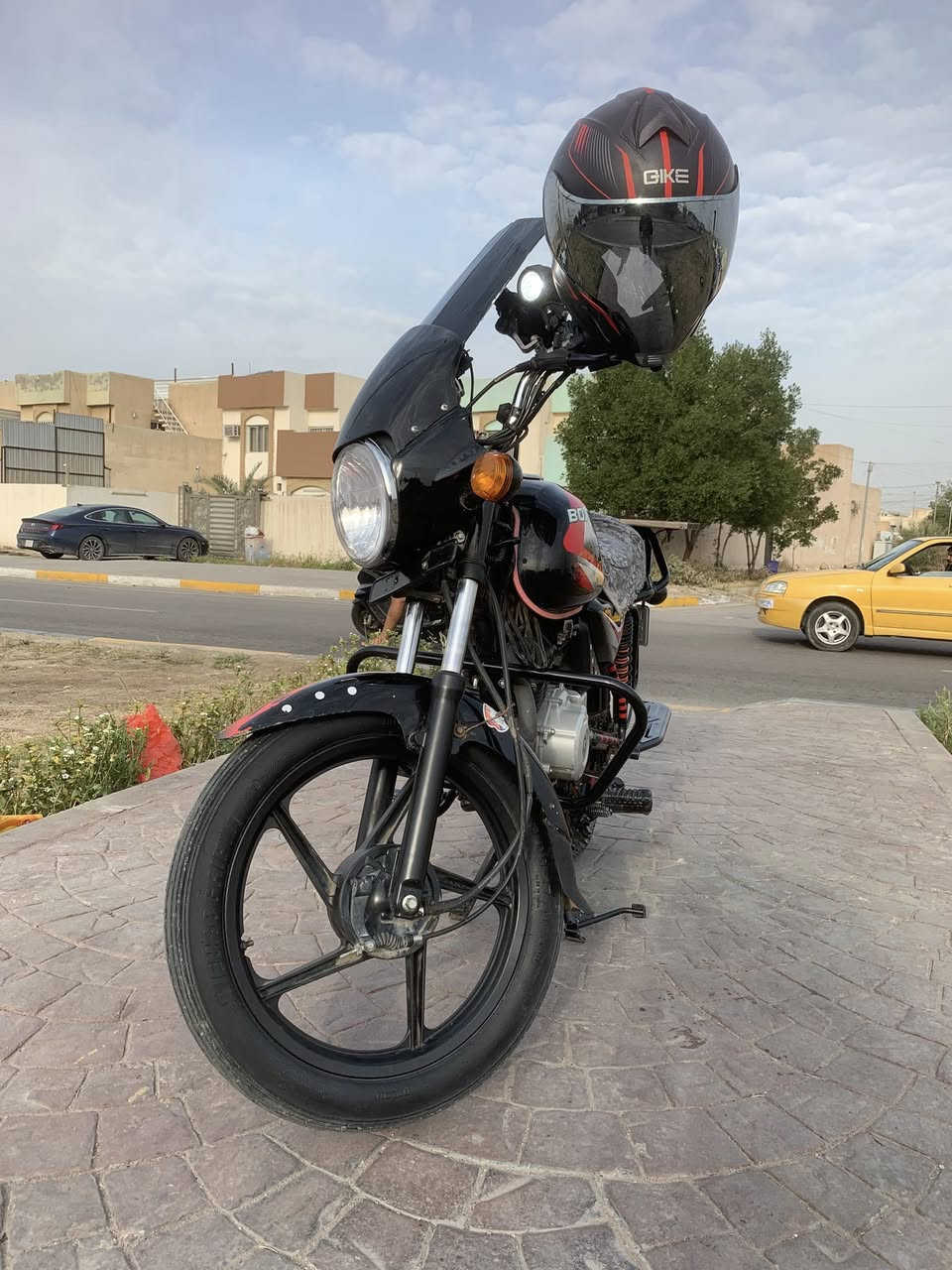 دراجة بوكسر كلاسك 2021 – رقم إنكليزي – سنوية – بغداد الكرخ
🖤 اللون: أسود
✅ الحالة: نظيفة جداً، استخدام خفيف
📄 الرقم: إنكليزي، سنوية، جاهزة تحويل ثاني يوم
💰 السعر: 1,800,000 دينار
📍 الموقع: بغداد – الكرخ البياع حي الجهاد
📸 صور واضحة من كل الجهات
☎️ للتواصل: (***********)
 بيها مجال للشراي
