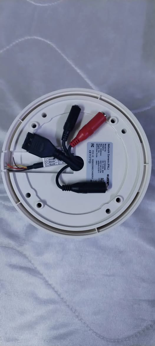كاميرا مراقبة على شكل قبة (Dome Camera) تحمل العلامة التجارية Lenel.قد تكون مشابهة للموديل ICT2202DN الذي يعمل بتيار مستمر (DC) بجهد يتراوح بين 7-23 فولت.تتميز بفتحة عدسة واضحة وقبة سوداء للحماية سعرها 50الف دينار 
وبيها مجال


**إذا كنت صاحب هذا الإعلان وتريد حذفه لأي سبب، رجاءا أرسل رسالة إلى الدعم الفني**