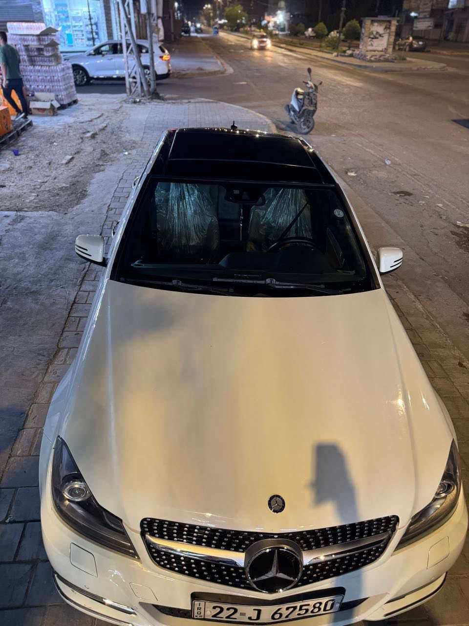 مارسيدس c200
1/1فوول 
2012موديل 
السعر 120 بيه مجال بسيط 
ضربته صبخ بنيد و باب 
للتواصل ***********
