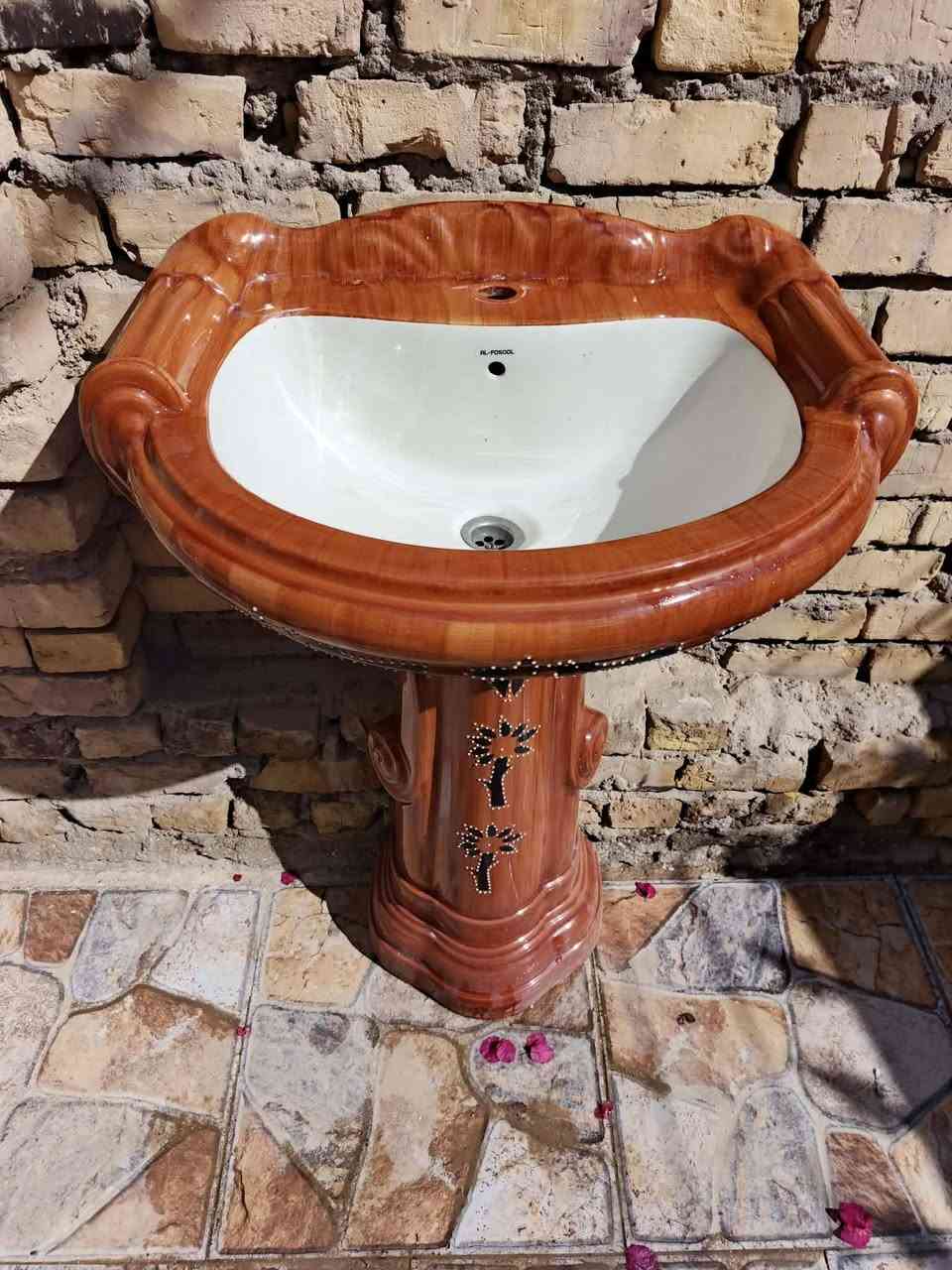 السلام عليكم 
مغسله للبيع  اخت الجديده نظافتها 100% 
ب 35 وبيها مجال  العنوان قرب فلكه ستين 
‏‪0782 228 0641‬‏
