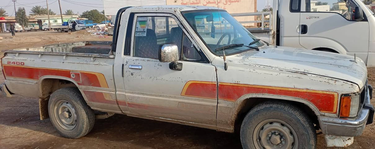 أسلام عليكم تيوتا 88 للبيع مكفووول گيرر محرك شاصي مكفوله بلاديه شرط تحويل مباشرر السعر 58 وبيه مجال الاتصال ***********.    ***********.
