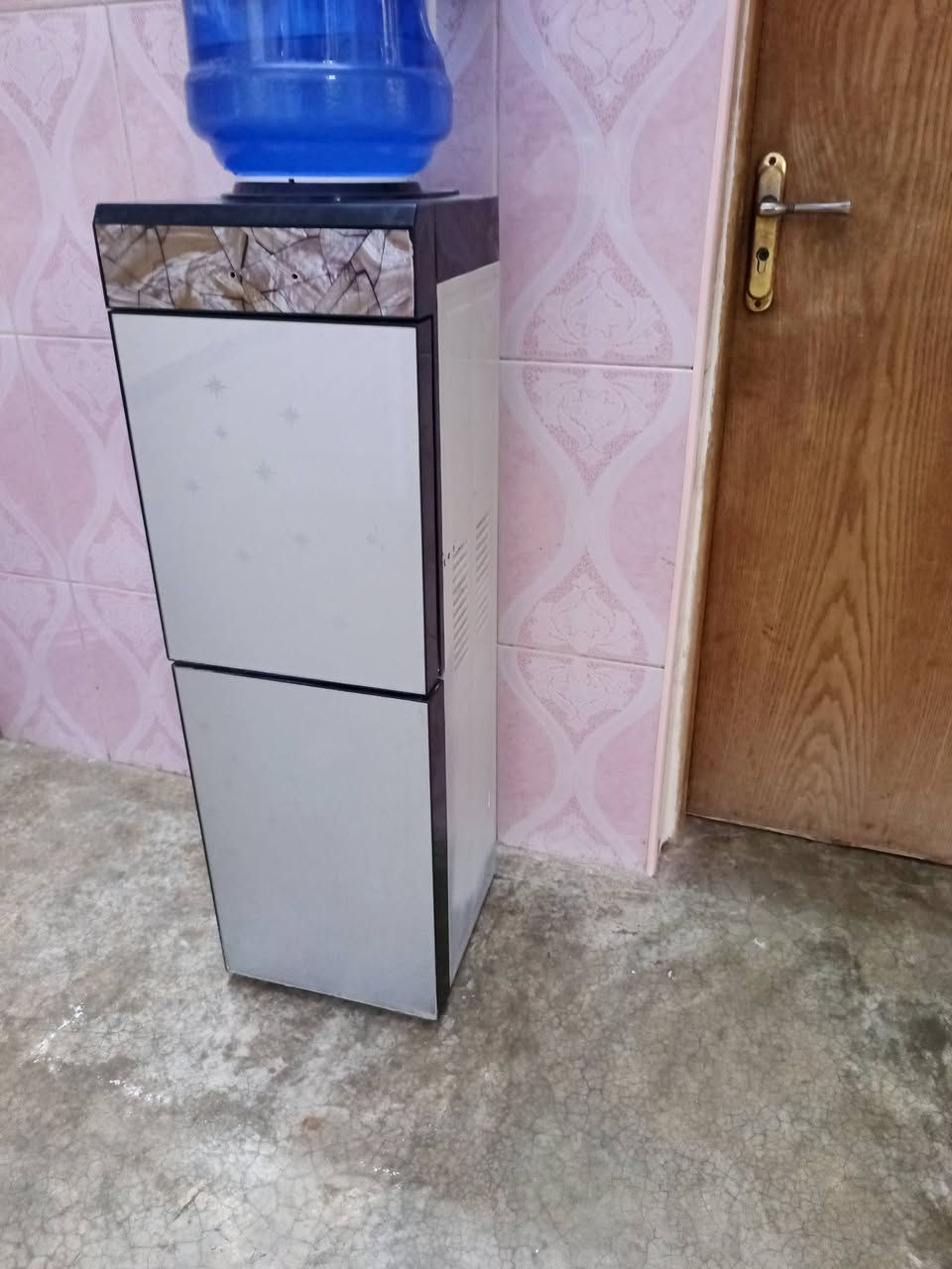 براد شغال شرط حار بارد ثلاجه كل عيب مابيه بلادي شركه سعر 60 وبيه مجال مكاني كركوك حي عسكري شراي اتصل ***********

