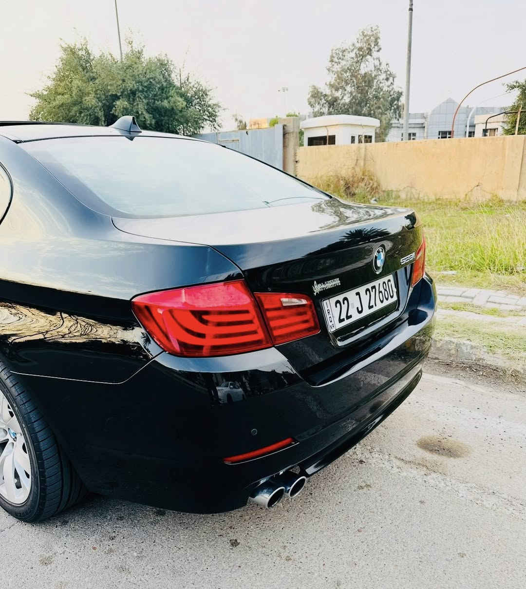 سلام عليكم بيم دبليو 528i 2012 خليجي 
وكاله العروش سياره مكفوله كفاله عامه 
رقم اربيل الجديد تحويل ثاني يوم 
داخل قرميدي فتحه تخم تاير جديد
سياره فول موصفات مكينه 4 سلندر تيربو
العنوان بغداد  *********** 
السعر 195 وبيه مجال بسيط للشراي
