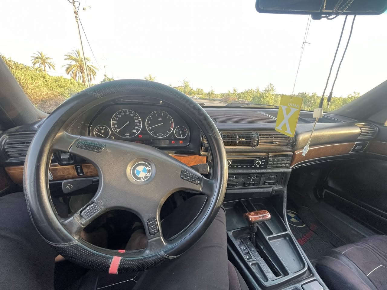 السلام عليكم
سيارة BMW/735
موديل 1989
سياره جاهزه 
كير مكينه 
حداديه ٧٥٪؜
فتحه 
رقم جديد تحويل مباشر
تبريد فول 
سياره شلعه ومعدل خير من الله 
العنوان/واسط الصويرة
السعر 55$ 
وبيهه مجال

الاستفسار
التواصل
***********
