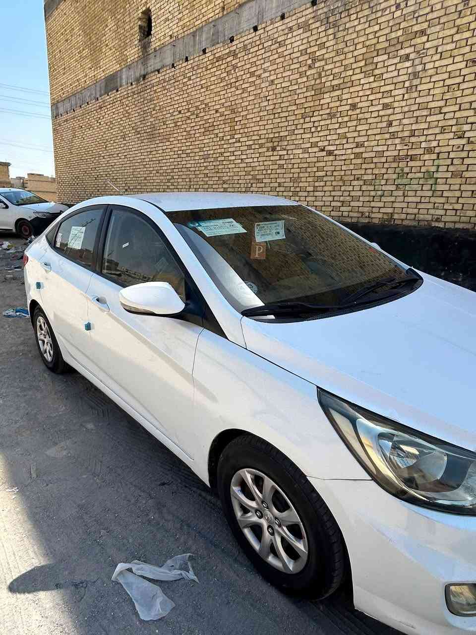 السلام عليكم
اكسنت خليجي موديل 2013 
محرك 1600 دوش قطرتين 
تحويل ثاني يوم 
بيها باب تبديل ورشه صبغ 
تبريد ثلج. محرك كير مكينة شرط 
تخم تاير جديد سيارة جاهزه للاخير 
السعر 85 

مكاني ناصريه مركز 

***********
