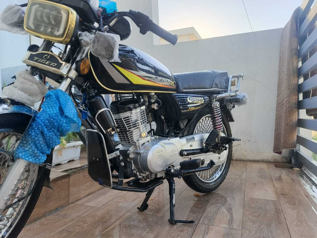ماتۆڕسکیلێت بۆ فرۆشتن، سولنك 4 گێر ڕەسەن.
نرخی: 525
زۆر پاک و خاوێنە،  ***********
