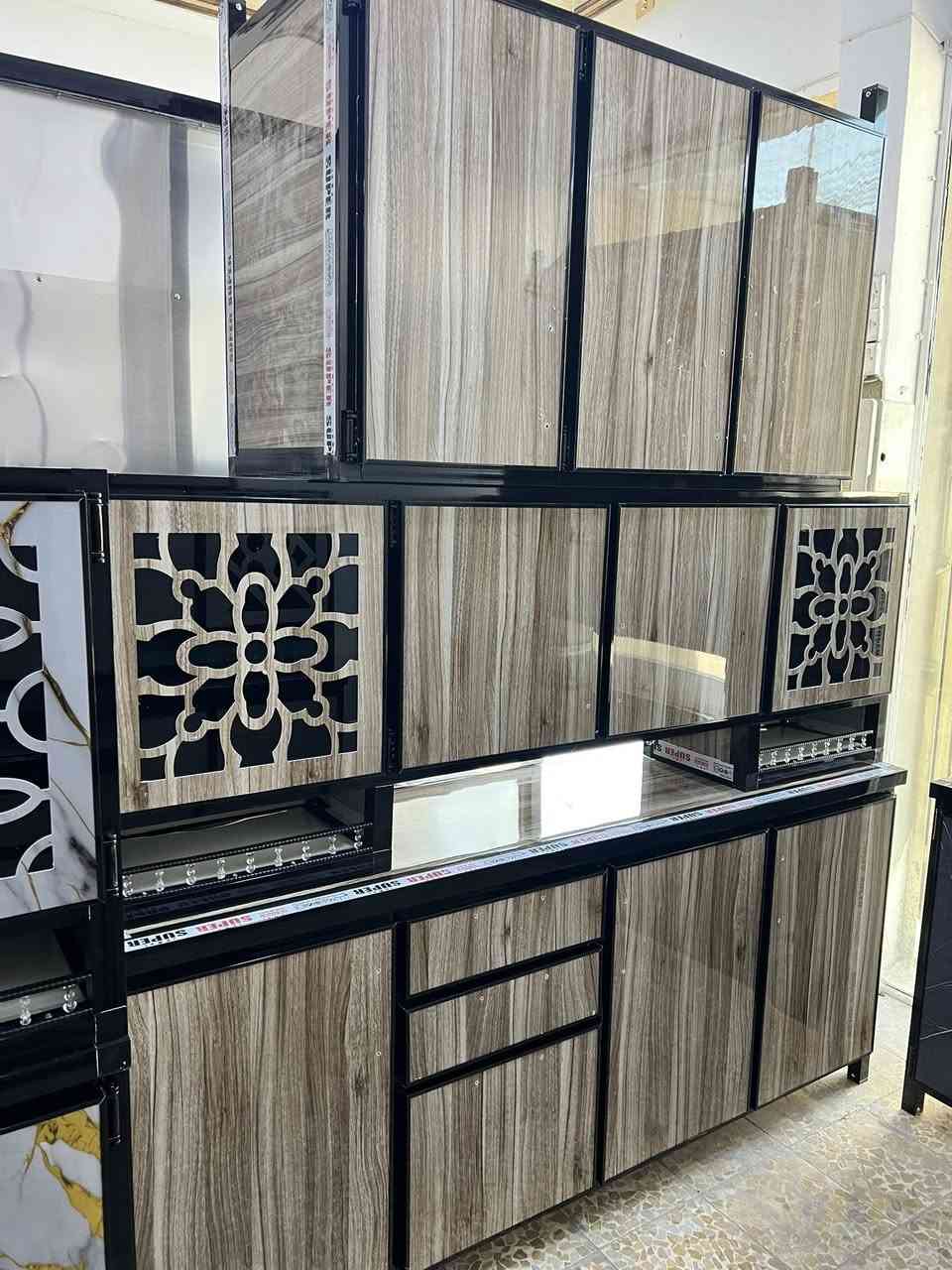 معمل ومعرض الاكابر للكونترات الحديثه جمله ومفرد العنوان موصل حي الكرامه من جهه حي الانتصار للتواصل على الارقام التاليه ***********/***********
