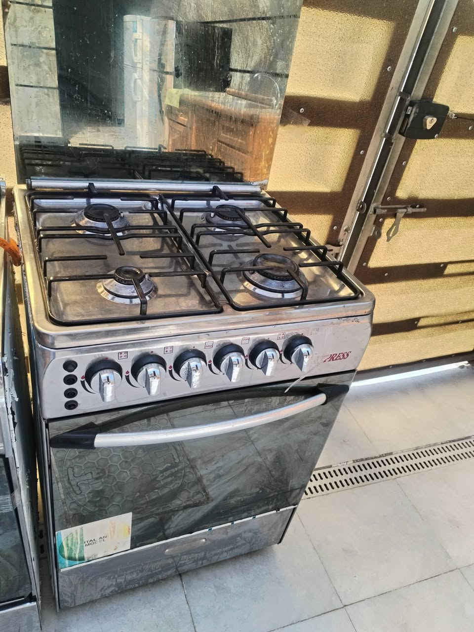 غراض منزلية البيع *********** عنوان حي حكيم خالف محطة الحفرية كلشي عندي بي ضمان
