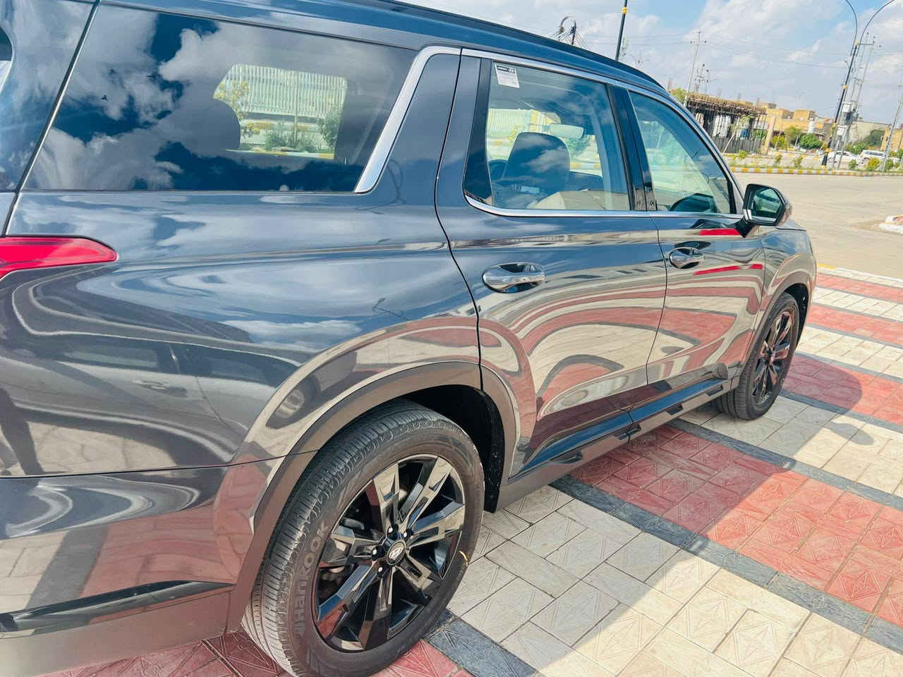 هونداي باليسايد2024 لمتتد  فول 1/1
رقم ذي قار شهداء
 
1 - 
2 - العداد  / 42000 ميل
3 - الرقم / ذي قار 
4-  شاشة عرض(داتا شو)
5- المحرك   v6    3.8 
6- بصمة تشغيل + بصمة ابواب 
7- ويل كب حجم ٢٠ 
8-  فتحة سقف عدد 1
9- سماعات هارمن كاردن عدد ١٦
10- رادار امامي  + خلفي 
11- حساسات امامي + خلفي 
12-  كامرات عدد  360 درجة 
13- كشنات امامي خزن ميموري 
14-  كشنات كهربائي تدفئة وتبريد
15- كشنات جلد  
16- جنطه كهرباء 
17- بردات جانبية
18- تبريد مركزي امامي + خلفي منفصل التحكم
19-تحكم ستيرن + شفتات
21- مرايا هيتر + تعتيم 
22- صندوق كهربائي شفط + اربع وضعيات فتح صندوق
23 - وضعيات قيادة  (٥)
24- ويل كب حجم  ٢٠ 
25- اوتو هولد + نقطة عمياء 
26- سايد بريك بصمة + مثبت سرعة
27- شحن لاسلكي 
28 - إشارات بالمرايا  + إشارات جانبيه
29 - اوتو بريك 
30 - تحديد مسار
31 -شاشة ديجتال كبيرة
32 -تشغيل عن بعد .
33 - خزن مقاعد الاماميه
34 - دفع رباعي
35 - نظام مانع انزلاق 
36 - نظام نزول منحدرات 
37 -كشنات Vip منفصل 
 والكثير من المواصفات لم تذكر بعد .
 
الضرر دعاميه مبدل اصليه نفس الون 

السعر 275 ورقه  
الاستفسار ع الارقم ***********
العنوان ،ذي قار
