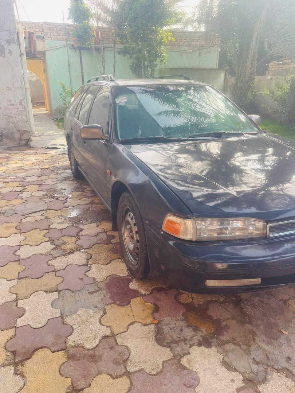 السلام عليكم ورحمه الله وبركاته 
هوندا اكورد استيشن 
موديل 93 
رقم بغداد
سياره بلاديه بدون صبغ 
تبريد ثلج
كير عادي 
مكيه جديد 
حداديه جديده تخم تاير جديد 
مازدا وسكنات ومدوشمها جديد 
 شاشه تخم سماعات 
ترايك من الشمال للبصره 
العنوان بابل مشروع المسيب ***********
