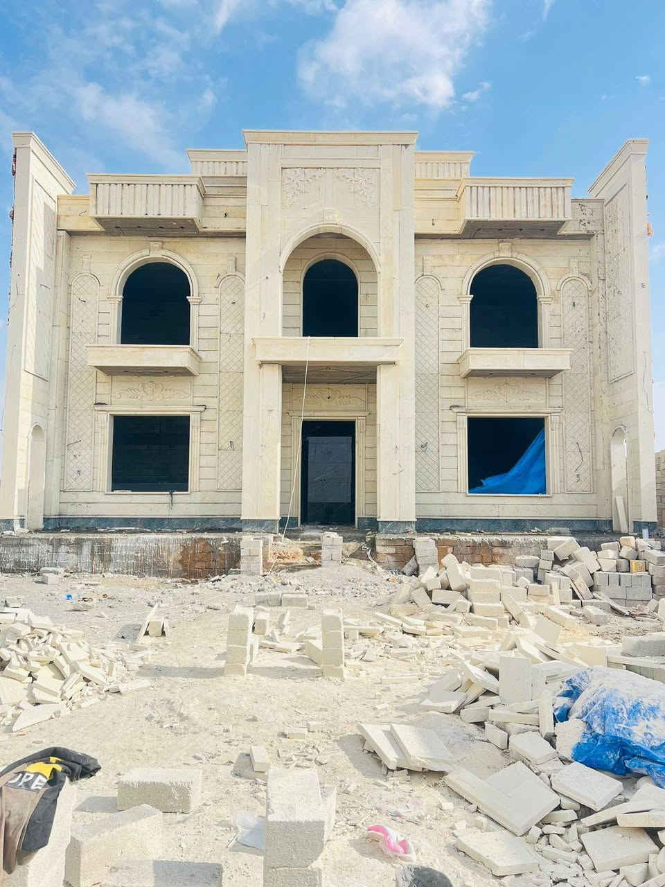 يوجد كادر حجر حلان بسعر مناسب شغل شرط هندسه من يرغب بل عمل يتصل عل خط و الخاص مفتوح ***********
