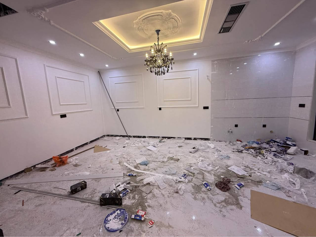 #بيع_صريع_فرؤشتنى_خيرا

|| هەولێر || گەڕەکی  5 ى حساروك
VIP🥰🥰

💥🎯#نرخی هه رزان  ||#سعر  رخيص

🏦#خانووی100 _ سفر تابو...#_شةقامي__12متري   

_   || لەموقیعی باش || فول كوالێتی || بۆفرۆشتن 

🌍#شوێن || هەولێر || ||
  
🧱#ڕووبەری||    100  م مربع   ڕوویاl

شةقامي -12 مترية  
🗄#پێک هاتوەلە||  4  ژوری نوستن مطبخ  وطبخ عمل و 2 هۆل و  دیوەخان 4 حمام   بیتونە 

💰#نـــرخ  ||   
 
📠#بۆ پەیوەندی کردن
📴فایبر واتساب***********
📴***********
ـــــــــــــــــــــــــــــــــــــــــــــــــــــــــــــــــــــــــــــ

🏦#بيت_ 100زیرو طابو .. #_شارع___12متر🌲 VIP ||موقع ممیز  || فول 
موصفات   || للبیع
قريب ماجدي مول
 
🌍#الموقع ||  اربیل|| حي خمسة حساروك  || 
 
🧱#المساحة ||  100  م  مربع  اتجاە     

🗄#یتکون بیت ||  4 غرفة نوم مطبخ  مطبخ عمل و 2 صاله استقبال و 4 حمام بیتونە  

💰#الســعر || 9  دفاترو  20 ورقه  وبها مجال 

📠#للاستفسار اتصلوا ........

📴فایبر واتساب***********
📴*********** أربيل, العراق
