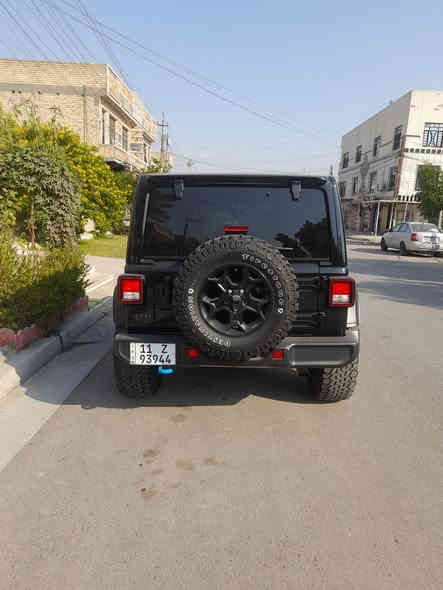 تم تنزيل السعر. اخوان بيع فقط بدون مراوس 
السلام عليكم شباب  جيب رانكلر موديل  23 هايبر ٣ انضمه صحاري   ماشي  ١٧ الف يعني اخت الزيرو     رقم بغداد بسمي. حادثها موضح بالصور بابين مبدلات نفس الون . وشبر بالجاملغ الامامي .   السعر   ٢٤٠ وبيها مجال بسيط
مكاني بغداد حي الجهاد للاستفسار ***********
