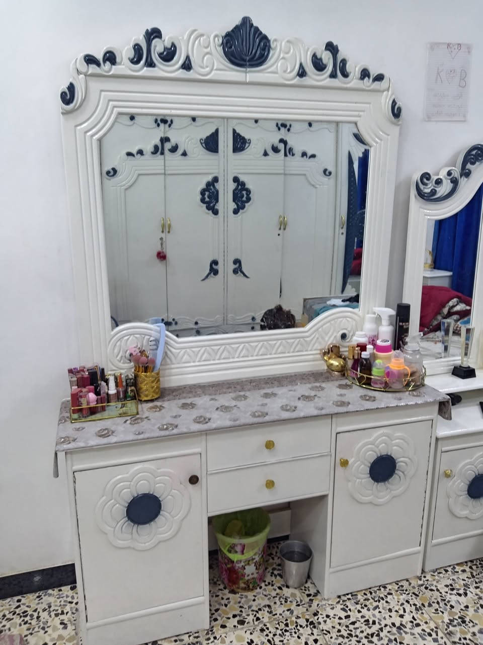 سلام عليكم غرفه نوم لبيع صار ٩ أشهر من خذتها سعرها 850 وبيها مجال *********** مستعجل على بيعتها من رخصت ادمن
