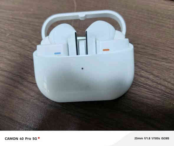 سماعة سامسونك بودز ٣ برو وكالة عين الفهد بعدهه تحت الضمان للبيع صار شهرين من اخذته سعر 100 مواصفاته كلش حلوه ادخل يوتيوب وشوفف
***********
ملاحظه : سعر الجديده ١٣٠
