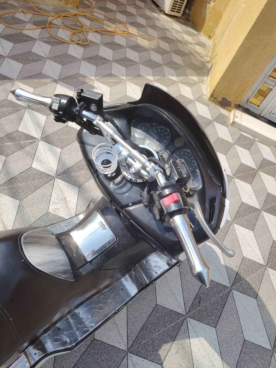 سلام عليكم فورزه 0/9 للبيع منضومه زنون ادراجه مجفته تجفيت عام اصلي بصمه نكره سلف معدل 160 رون واحد ونص تايرات جدد مكينه ناعمه 550 وبيها مجااال قليل عنوان كوت ***********
