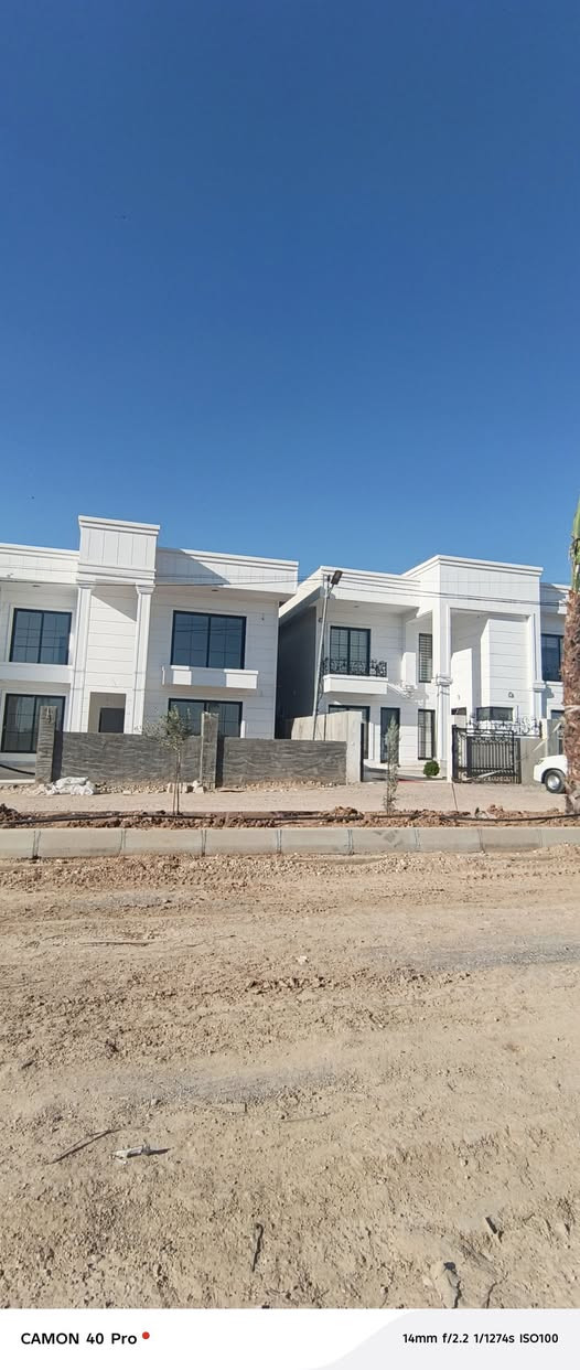 ‏olive city 🌆 
🔹امتلك فيلا احلامك واستثمر معنا
 بمقدمة 3 دفاتر و70 ورقة وبأقسام مريحة بعد الإستلام 🏢🔑
▫️مساحة 250م 
▫️نظام تدفئة مركزيه 
▫️نظام تبريد مركزي 
▫️واجهة عازل فيلين 
🔹لمعرفة جميع التفاصيل تواصلوا معنا 
***********
🔹🔹🔹🔹🔹🔹🔹
ئۆلیڤ سیتی 🌆

خاوەنی ڤێلای خەونەکانت بە و لەگەڵ ئێمە وەبەرهێنان بکە!

بە پارەی پێشەکی بە بڕی ٣٧٠ هەزار دیناری عێراقی و شوقەی ئارام لە دوای داگیرکردن. 🏢🔑

▫️ڕووبەری: 250 مەتر چوارگۆشە
▫️گەرمکەرەوەی ناوەندی
▫️ساردکردنەوەی ناوەندی
▫️ڕووبەری ڤینێل ئیزۆل کراو

بۆ هەموو وردەکارییەکان پەیوەندیمان پێوە بکەن.
***********
